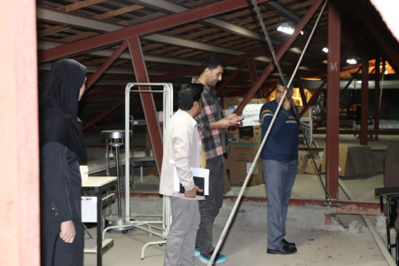 به گزارش روابط عمومی دانشکده پرستاری و مامایی، در راستای مدیریت بهینه منابع و استفاده مؤثر از ظرفیت‌های موجود، اموال مازاد این دانشکده روز دوشنبه ششم بهمن‌ماه ۱۴۰۴ با رعایت ضوابط قانونی و اداری، به بیمارستان شهید سلیمانی ورزنه تحویل شد.  🔸این اقدام با هدف حمایت از مراکز درمانی و ارتقای ارائه خدمات سلامت انجام گرفت و نشان‌دهنده تعامل و همکاری سازنده دانشکده پرستاری و مامایی با مجموعه‌های درمانی وابسته است.